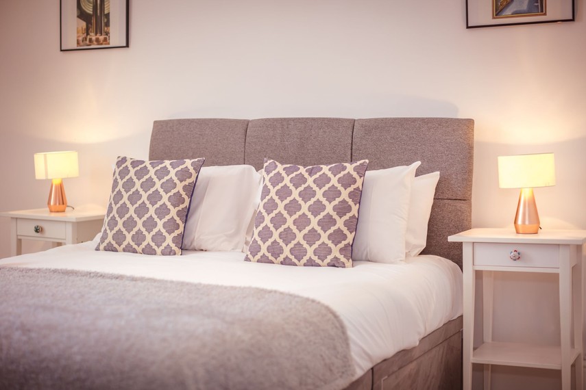 Kingsize master bedroom - Eastbourne holiday rentals
