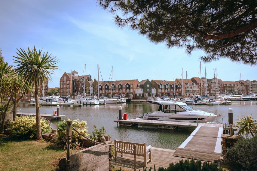 Wellington Quay - large houses to rent in Sussex with water views