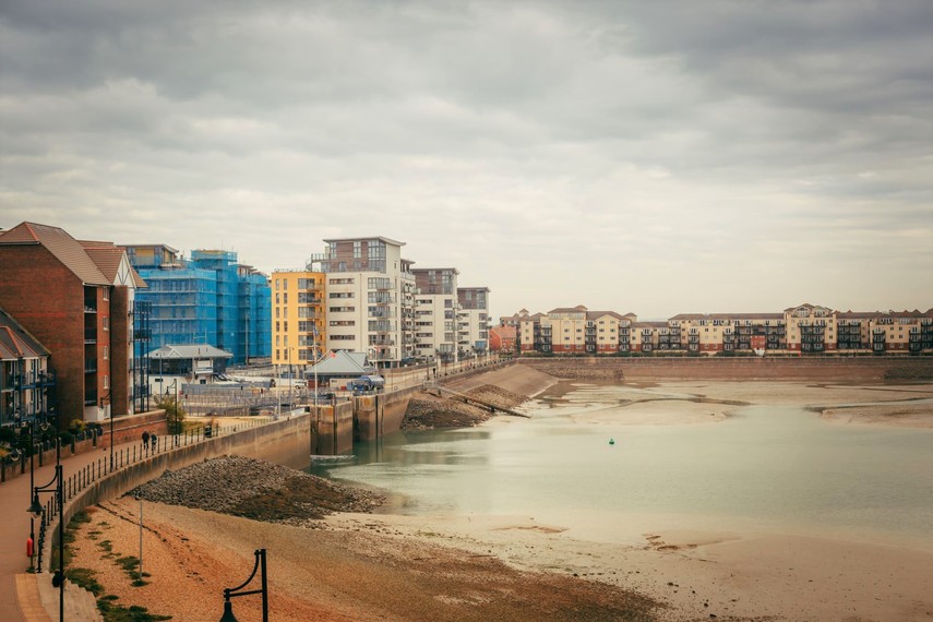 sea views self catering apartment Sovereign Harbour