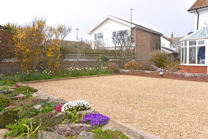 Parking at Pevensey Bay beach house