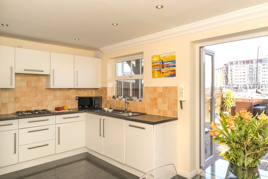 Quayside - self catering Eastbourne accommodation