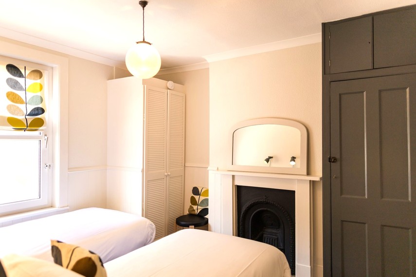 Twin room of Eastbourne holiday cottage