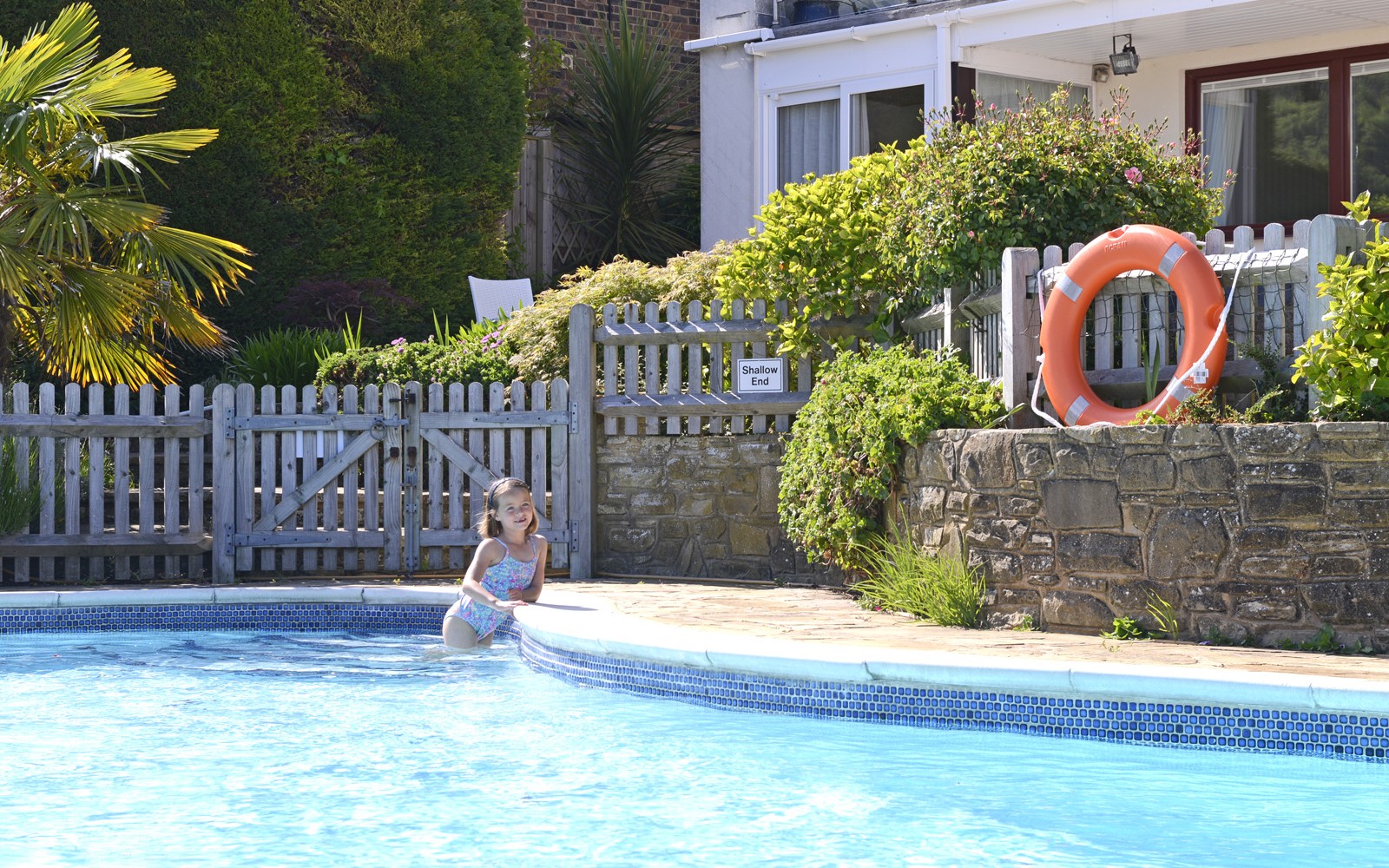 Exclusively Eastbourne - Fairways villa with private pool liday cottages
