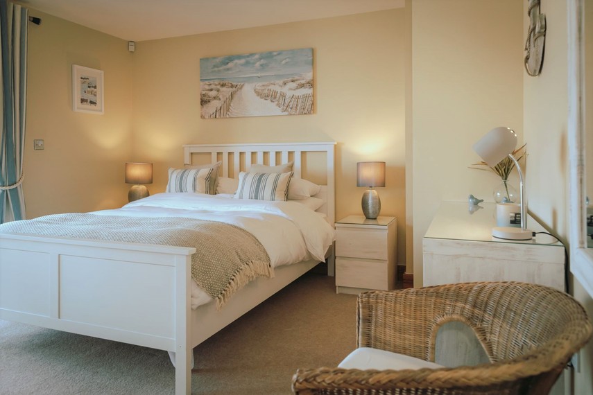 Ground floor bedroom with harbour views