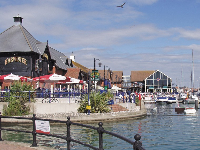 Exclusively Eastbourne - The Lock - Sovereign Harbour holiday apartments with accessible accommodation