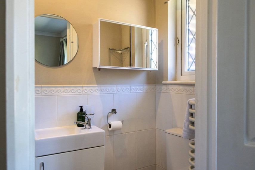 Ensuite to master bedroom of holiday bungalow