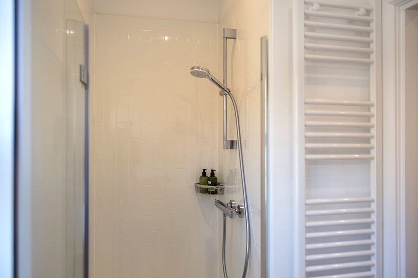 south downs cottage bathroom