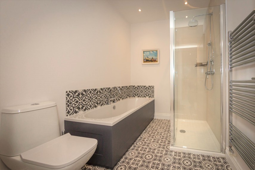 Eastbourne accommodation - bathroom