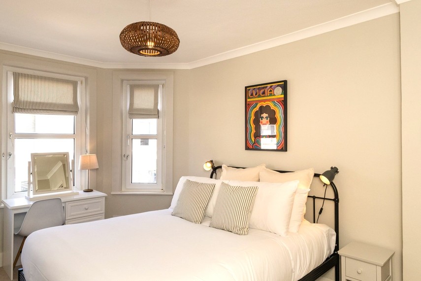 Master bedroom in Eastbourne airbnb