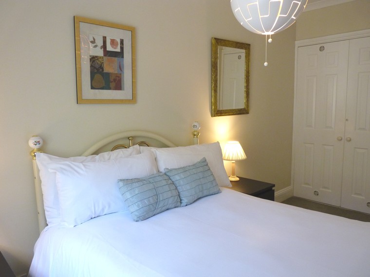 Exclusively Eastbourne - Secret Garden double bedroom