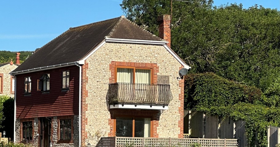 Riverbank Cottage