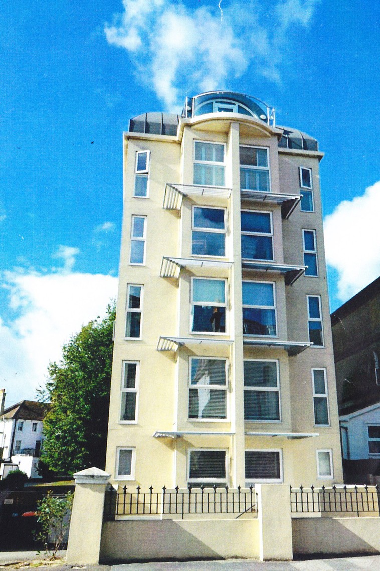 Holiday Apartments Central Eastbourne To Sleep 2 Close To Beach