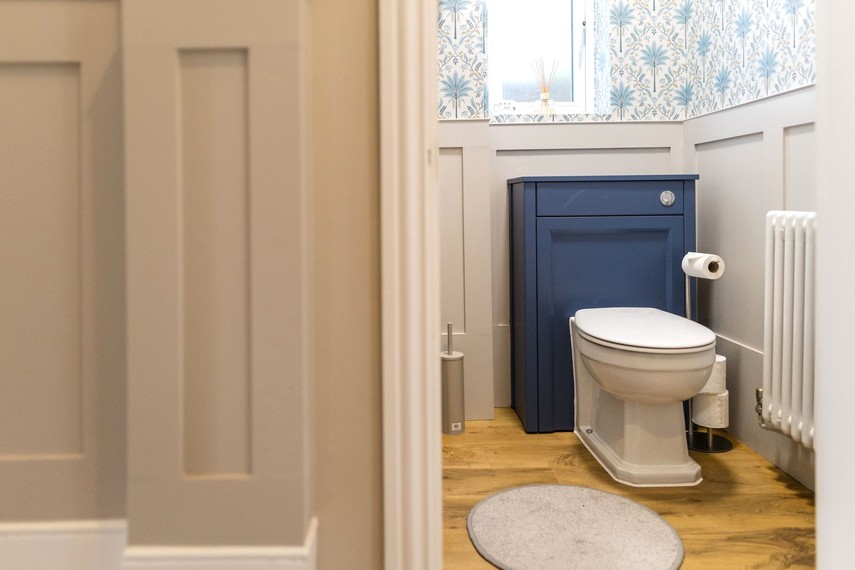 sussex holiday rentals - ground floor WC
