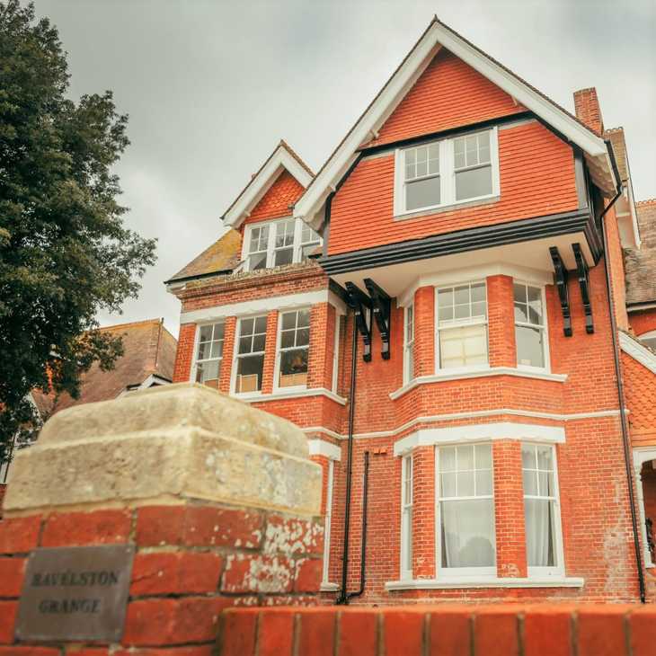 Eastbourne holiday cottages, apartments & lets for self catering rentals