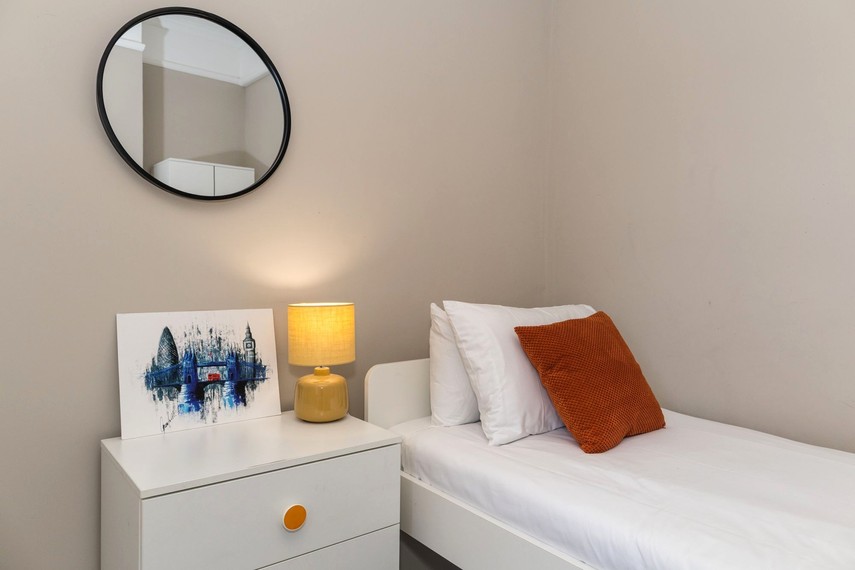 1st floor middle bedroom holiday home Eastbourne