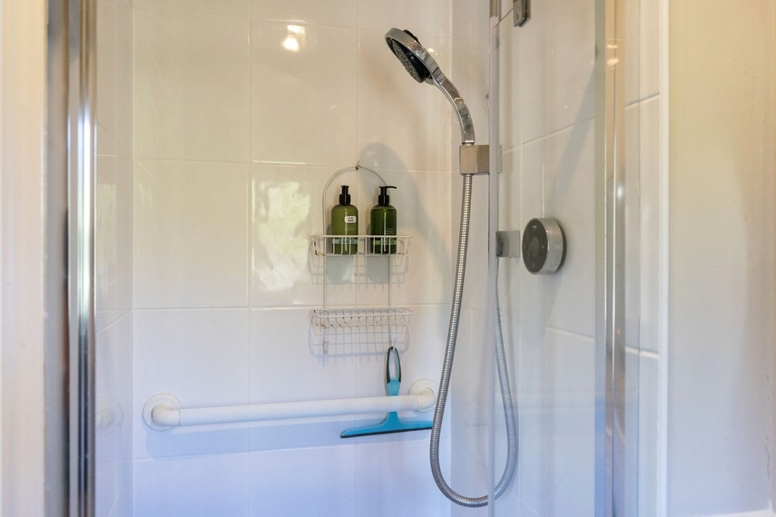 Ensuite to master bedroom of holiday bungalow