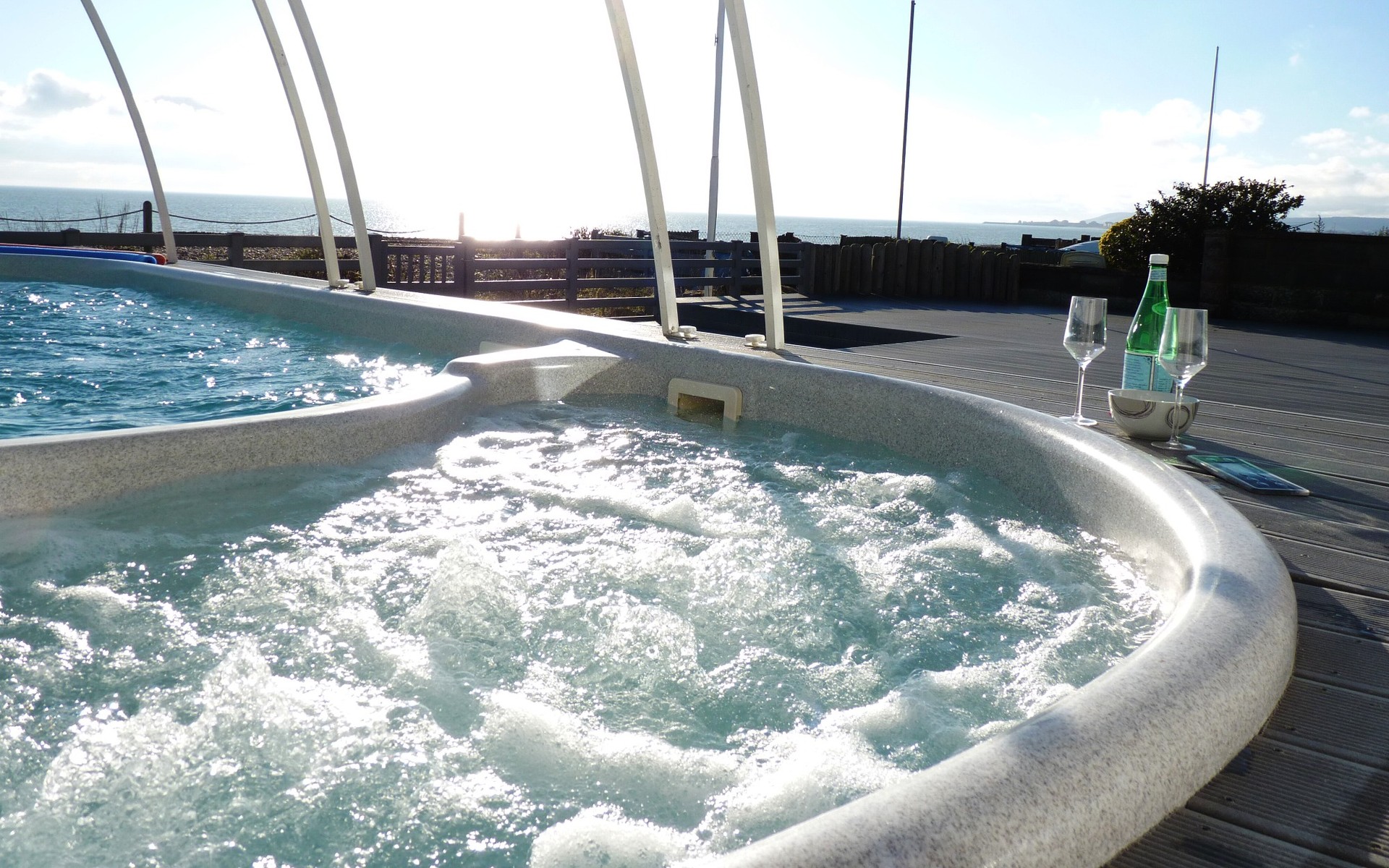 Bubbles on the Beach - Exclusively Eastbourne - cottages with hot tubs