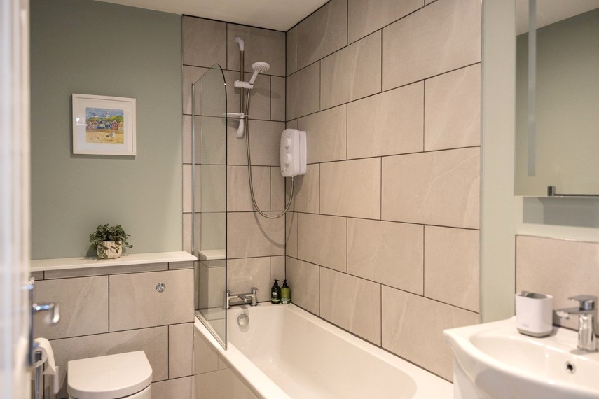Bathroom of Eastbourne holiday home