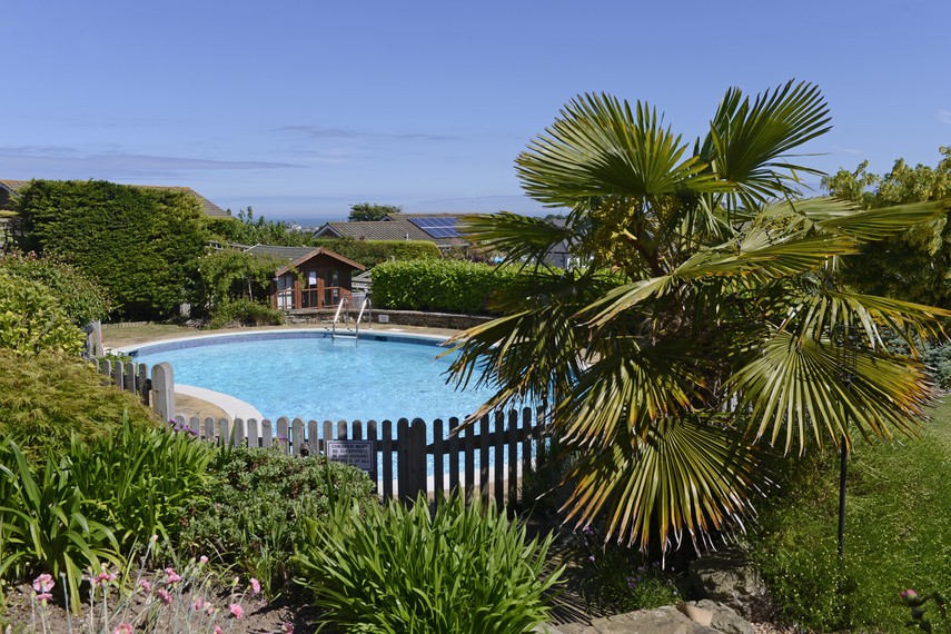 Exclusively Eastbourne - Fairways villa with private pool