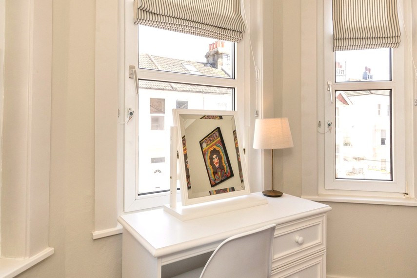 Master bedroom in Eastbourne airbnb