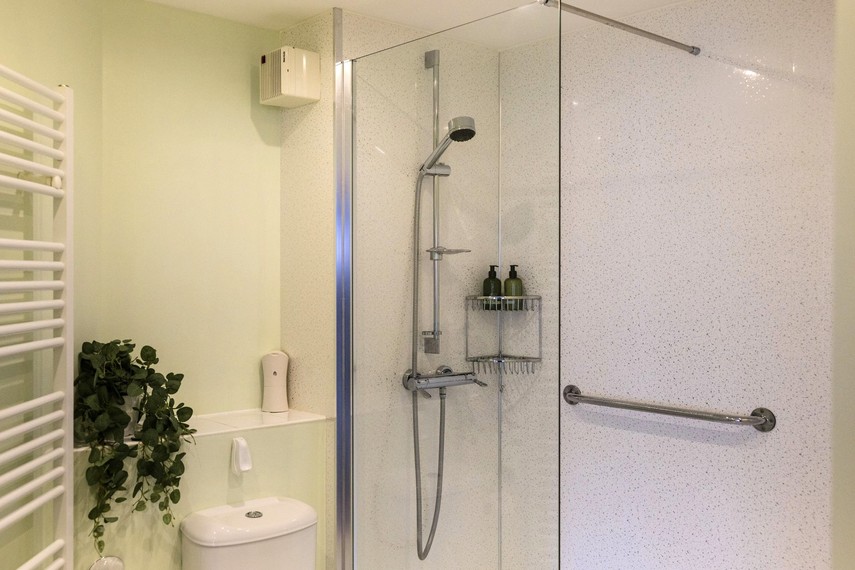Main bathroom of Eastbourne holiday rental