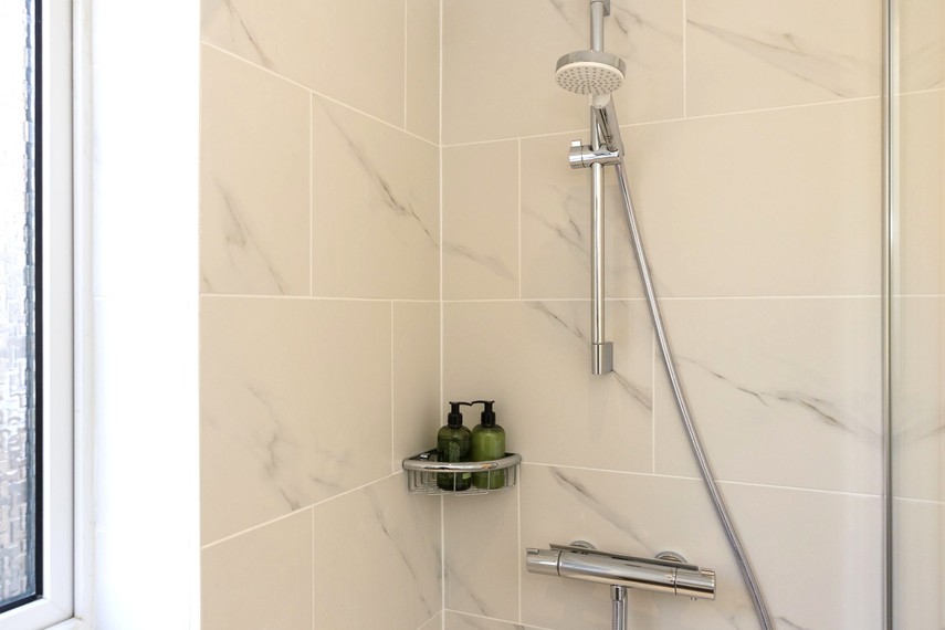 Second shower room in Eastbourne holiday home