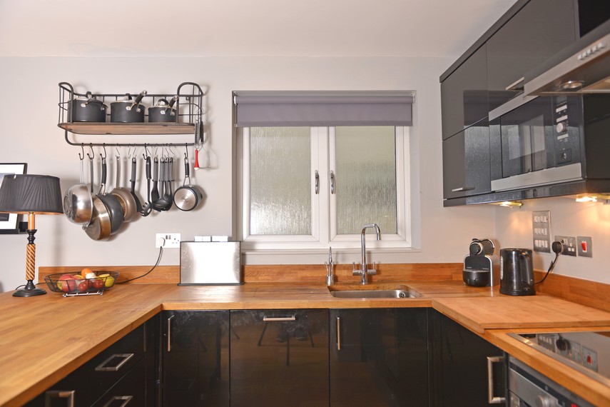 Eastbourne self catering accommodation - modern kitchen