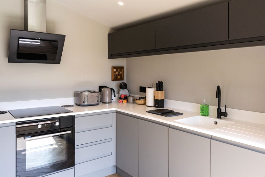 Self catering Sussex - kitchen in Hikers Retreat