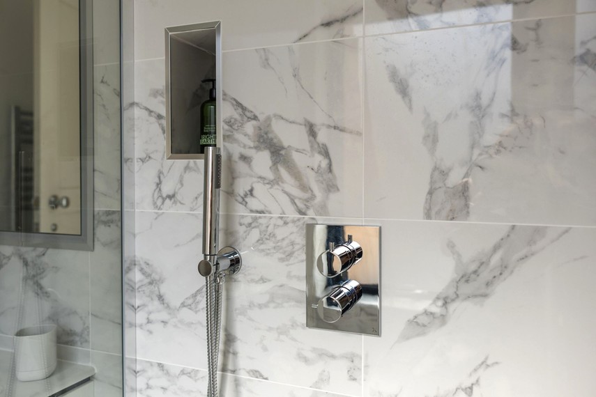 Ensuite to second bedroom Eastbourne Airbnb