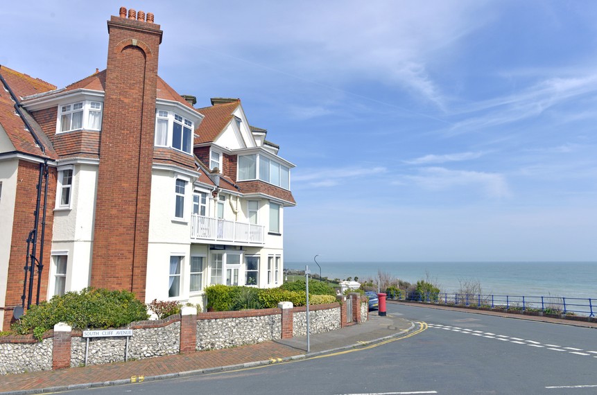 Exclusively Eastbourne holiday homes - Sea Dreams - seafront apartment in Eastbourne