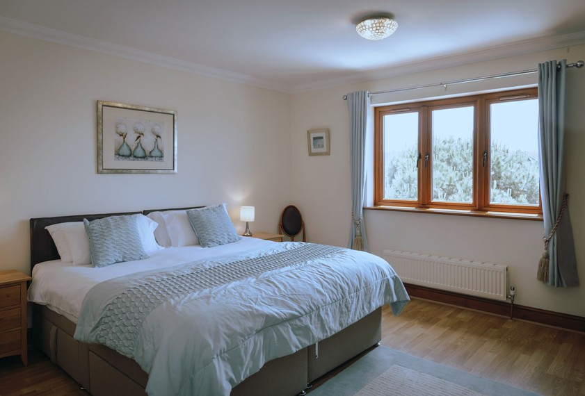 Second ensuite bedroom (with water views)