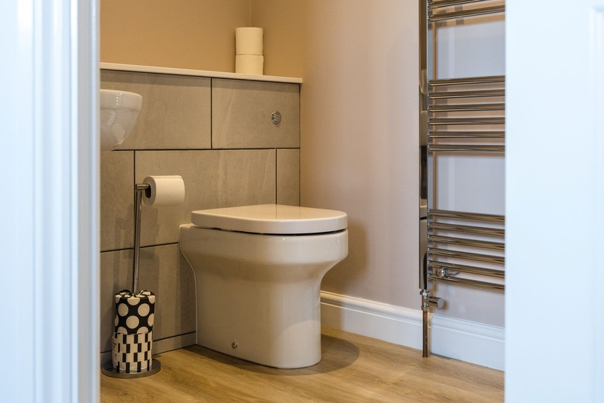 Ensuite to master bedroom